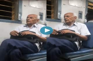 Watch: Elderly Man Singing 'Tum Hi Aana' In Local Train Leaves Netizens Impressed; Viral Video Here