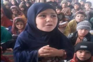 Viral Video: तालिबानी फरमान और इस क्यूट गर्ल की ABCD का वीडियो देख दिल से निकलेगी दुआ