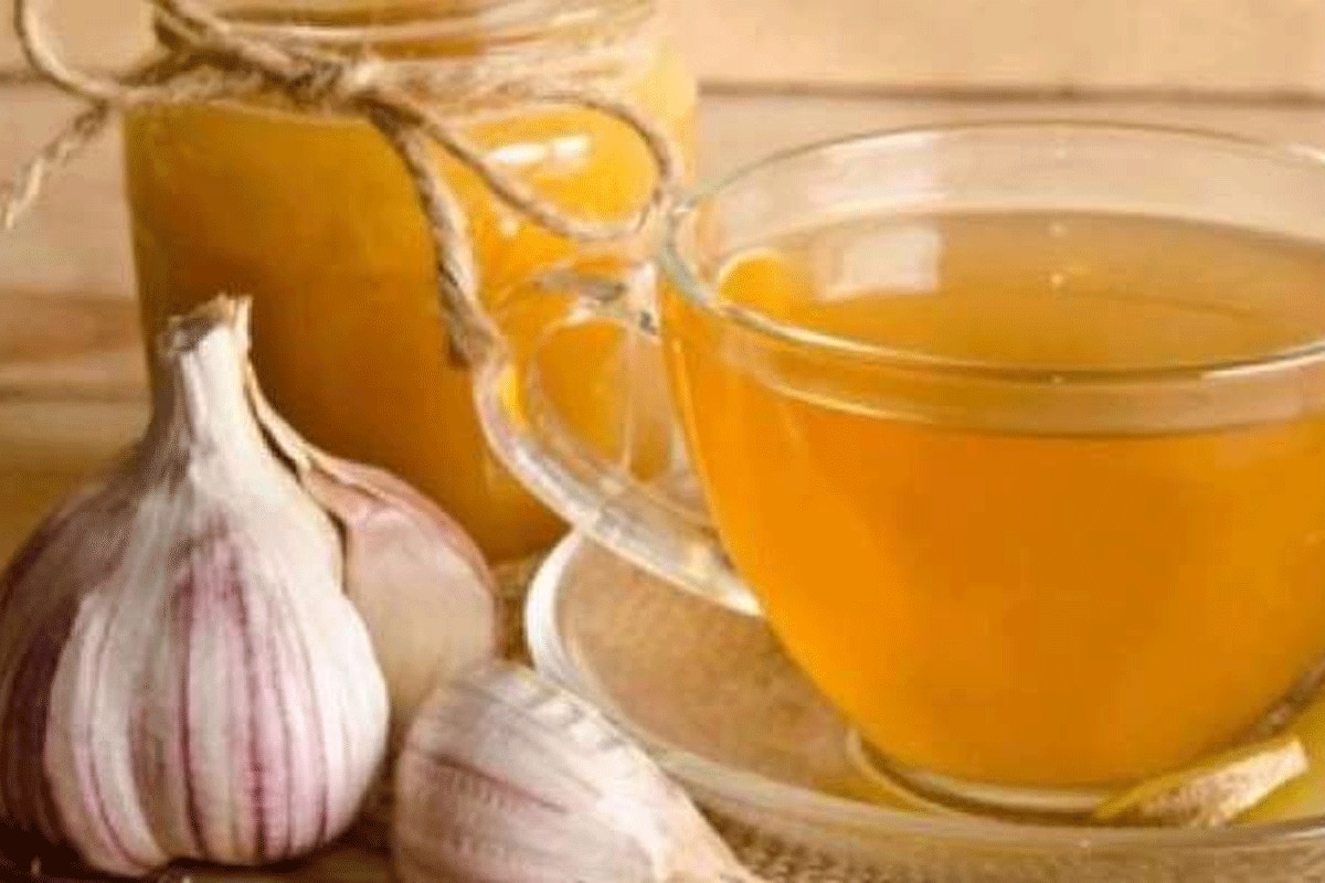 Garlic Tea Benefits : क्या आप भी हैं लहसुन की चाय के फायदों से अनजान, पीकर देखें लगेंगे जवान