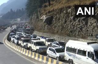 New Year 2023: नए साल से पहले मनाली में भीषण ट्रैफिक जाम, नहीं हिल रही गाड़ियां..