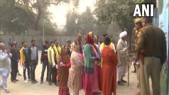 Delhi MCD Election Update LIVE: कड़ी सुरक्षा के बीच 250 वार्डों में मतदान शुरू, पोलिंग बूथ पर मतदाताओं की भीड़