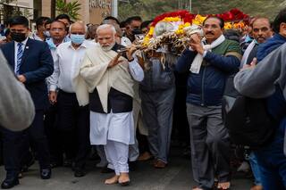 With Folded Hands, PM Modi Bids Final Adieu To Mother Heeraba As She   s Laid To Rest