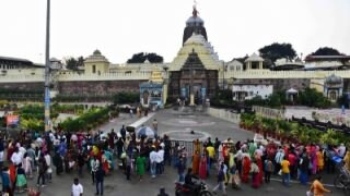 Viral: महिला ने भीख मांग कर इकट्ठा किए एक लाख रुपये, फिर जगन्नाथ मंदिर को दान कर दिए