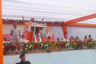 योगी आदित्यनाथ का गुजरात में चला जादू, विपक्ष से छीन ली 8 सीटें; खिलाया 'कमल'