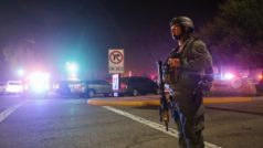 World Hindi: कैलिफोर्निया में गोलीबारी में 10 की मौत, बंदूकधारी की तलाश शुरू