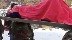 जम्मू कश्मीर: आर्मी के जवानों ने बर्फ पर 14 किमी चल कर गांव से गर्भवती महिला को अस्पताल पहुंचाया