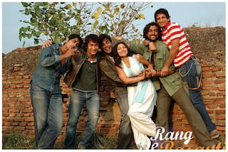 Aamir Khan's Rang De Basanti Clocks 17 Years, Netizens Hail The Patriotic Drama