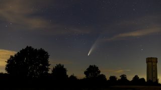 Historic Comet To Pass Through Earth After Ice Age; Might Be Visible To Naked Eye | When & Where To Watch