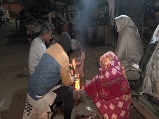 Weather News: Delhi Shivers At 5 C; Cold Wave, Dense Fog Engulf North India | IMD Forecast Here