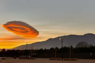 UFO Or Portal To Universe? Unique Cloud Formation Hovers Over Turkey | WATCH Video