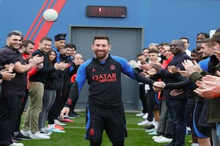 WATCH | Lionel Messi Receives Guard Of Honour From PSG Upon Return