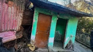 Joshimath: Roof of House Collapses in Singh Dhar Ward Courtyard Caves in | 5 Points