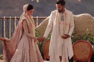 KL Rahul को मिला शादी का शानदार तोहफा, विराट से मिली महंगी कार तो धोनी ने दी निन्जा बाइक