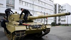 Russia-Ukraine War: जर्मनी अपना घातक लेपर्ड टैंक यूक्रेन में भेजने को तैयार, रूस ने दी अंजाम भुगतने की धमकी