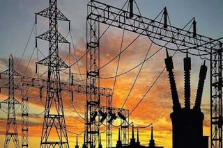 अंधेरे में पाकिस्तान, बिजली लाइनों में गड़बड़ी के चलते इस्लामाबाद, लाहौर और कराची भी Power हीन