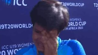 Shafali Verma Gets Emotional, Breaks Down in Tears After India Beat England to Clinch Historic Women's U19 T20 World Cup; Video Goes VIRAL | WATCH