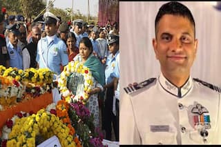 Aircraft Crash: सुखोई-मिराज हादसे में शहीद विंग कमांडर हनुमंत सारथी का बेलगावी में सैन्य सम्मान के साथ हुआ अंतिम संस्कार