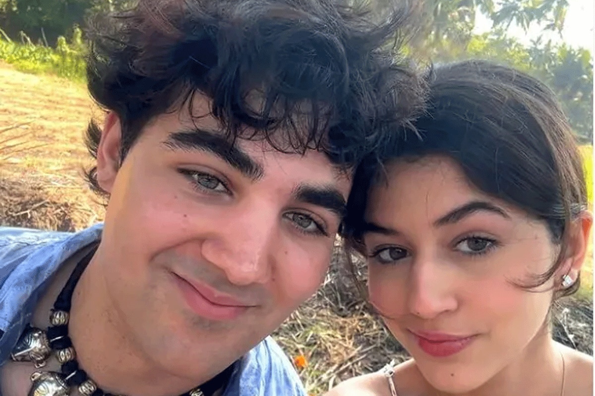 अक्षय कुमार के बेटे आरव गले में नेकलेस पहने किसी मिस्ट्री गर्ल के साथ आए नज़र, कौन है वो??? पता है आपको???