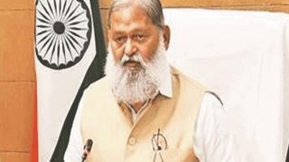 ‘फरार’ आरोपी को पुलिस वालों ने थाने में पिलाया चाय, गृह मंत्री अनिल विज ने 2 पुलिसकर्मियों को किया निलंबित