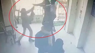 WATCH: Two Fearless On-Duty Female Cops Fight Armed Bank Robbers In Bihar's Vaishali, Video Viral