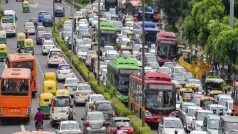 Traffic Alert: दिल्ली में आज और कल इन सड़कों पर जाने से बचें, परेशानी से बचने के लिए ये मार्ग करें प्रयोग