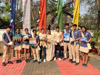 Republic Day 2023: Students of Aditya Birla World Academy Honour Army Soldiers With Handmade Cards