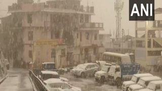 Joshimath Landslide: पहले से ही धंस रही जमीन, अब शुरू हो गई भारी बर्फबारी, जोशीमठ पर बढ़ सकता है खतरा-देखें वीडियो