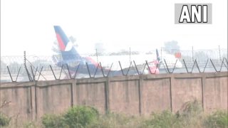 Moscow-Goa Flight में बम की धमकी निकली अफवाह, घंटों जांच के बाद यात्रियों को लेकर उड़ी फ्लाइट-VIDEO