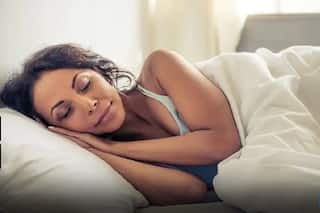 सुबह उठकर भूलकर भी न देखें ये चीजें, जीवन पर पड़ता है नकारात्मक प्रभाव