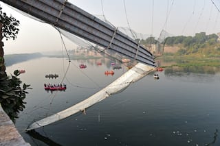 मोरबी पुल हादसा : OREVA समूह को हर मृतक को 10 लाख रुपये का अंतरिम मुआवजा देने का निर्देश