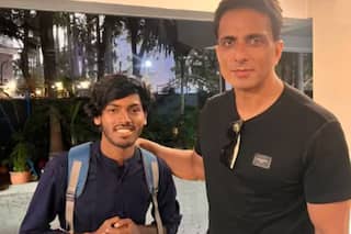 सोनू सूद ने बिहारी वायरल बॉय अमरजीत का किया स्वागत, जानें किस वजह से हुए थे मशहूर