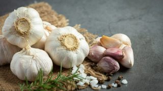 Garlic Health Benefits: 8 Powerful Benefits of Having This Kitchen Ingredient in Your Daily Meal
