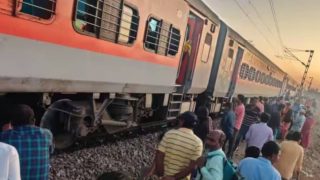 Train Derailed: तेलंगाना में बीबीनगर के पास गोदावरी एक्सप्रेस ट्रेन के 6 डिब्बे पटरी से उतरे, इस रास्ते की कई ट्रेनों को रोका गया