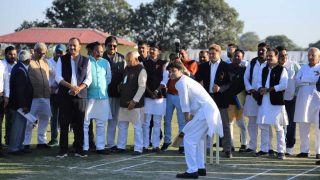 मंत्री सिंधिया ने क्रिकेट की पिच से मारा शॉट, बीजेपी नेता हुआ घायल, मेडिकल कॉलेज में कराना पड़ा एडमिट