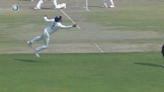 KL Rahul Takes Superb Catch to Send Usman Khawaja Packing in 2nd Test in Delhi | WATCH VIDEO