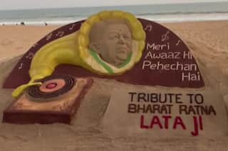 Lata Mangeshkar: 'स्वर कोकिला' की पहली पुण्यतिथी पर सैंड आर्टिस्ट ने बनाई 6 फीट ऊंची रेत की मूर्ति