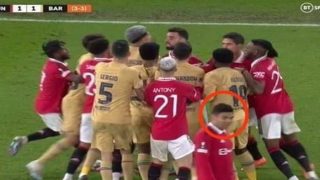 Manchester United-Barcelona Players Fight During Europa League Game After Bruno Fernandes Smashes Ball at Frenkie De Jong | WATCH VIDEO
