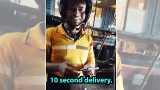 Viral Video: Canadian Man in Bengaluru Receives McDonald's Order in 10 Seconds, Delivery Agent's Reaction in UNMISSABLE - Watch