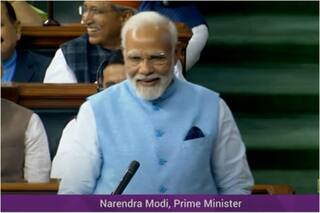 विपक्ष पर PM का शायराना हमला- 'तुम्हारे पांव के नीचे जमीन नहीं, कमाल ये है कि फिर भी तुम्हें यकीन नहीं'
