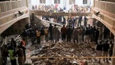 पाकिस्तान: पुलिस की वर्दी पहन मस्जिद में घुसा था विस्फोट करने वाला आत्मघाती हमलावर, 101 लोगों की ले ली जान