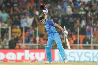 IND vs NZ: टी20I में शतक जड़कर विराट कोहली से आगे निकले शुभमन गिल, बनाए ये रिकॉर्ड