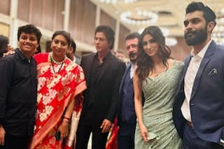SRK Attends Smriti Irani's Daughter's Reception, See Inside PICS