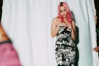 Urfi Javed Goes 'DIRTY' in Bleached Eyebrows And Pink Hair - Check Viral Photos