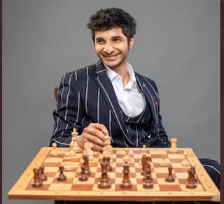 भारतीय ग्रैडमास्टर विदित गुजराती ने उलटफेर किया, विश्व चैम्पियन मैग्नस कार्लसन को हराया