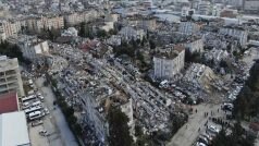 तुर्की- सीरिया में भीषण भूकंप की तबाही का मंजर: मलबे में जन्मी नवजात, लोगों की तलाश... और मौतों का बढ़ता आंकड़ा