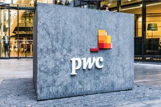 IT कंपनियों में छंटनी की लहर के बीच PWC देगा 30000 नौकरियां