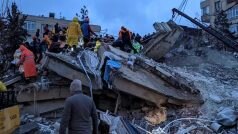 Earthquakees: तुर्की में तीन माह के लिए आपात स्थिति लागू, सीरिया समेत भूकंप से मरने वालों का आंकड़ा 5 हजार के पार