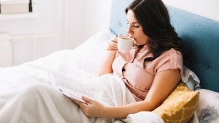 Pregnancy Tips: प्रेगनेंसी में चाय पीना सही है या गलत?
