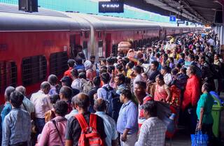 Indian Railway New Rules: बिना टिकट भी ट्रेन में हो सकते हैं सवार, TTE भी नहीं रोक सकता, जानिए - रेलवे के नए नियम