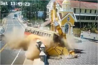 Video: Kerala State Bus Collides With Car Near Kizhavallor, Injured Rushed to Hospital | Watch